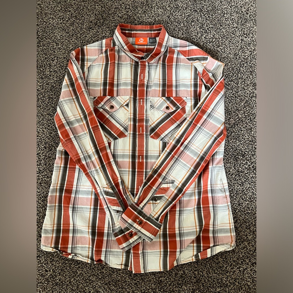 Merrell
XL long sleeve shirt
Worn one time and washed.